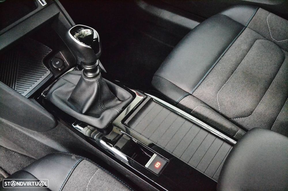 Citroën C4 1.2 PureTech Feel - 23