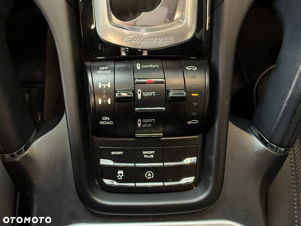 Porsche Cayenne - 31