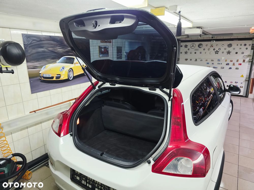 Volvo C30 1.6D DRIVe R-Design Start-Stop - 40