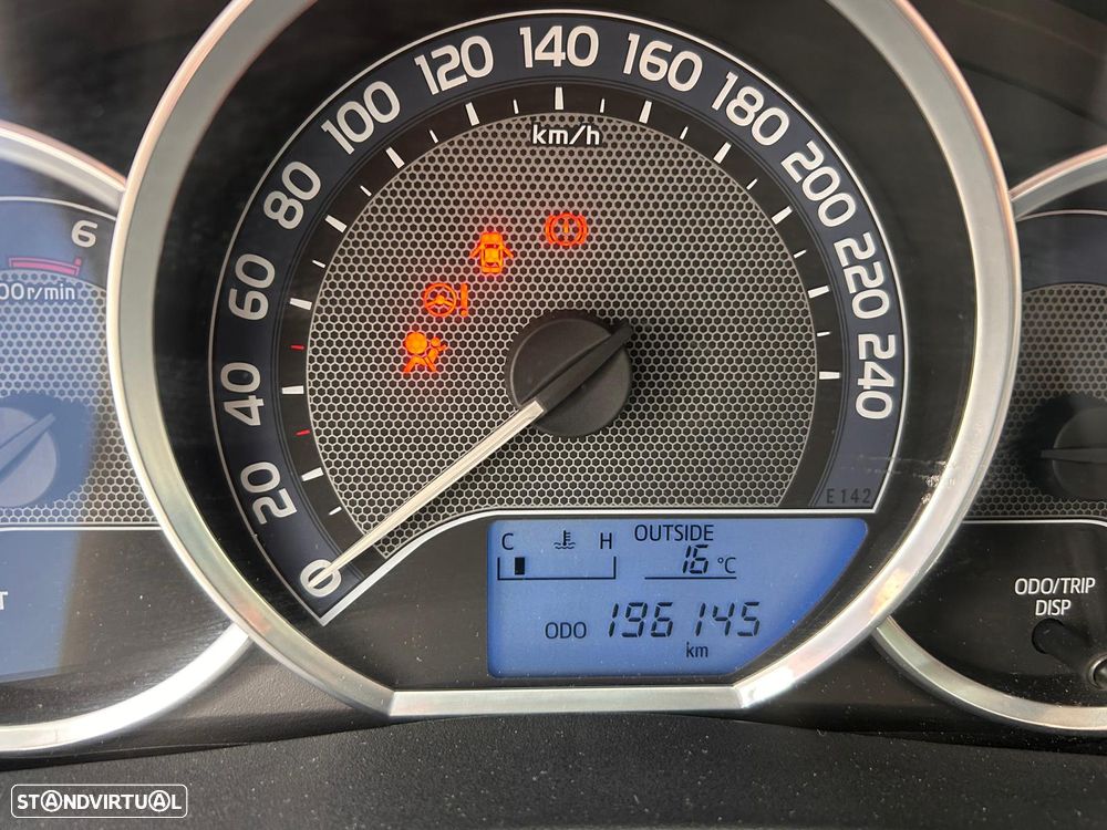 Toyota Auris 1.4 D-4D Comfort+Pack Sport - 4