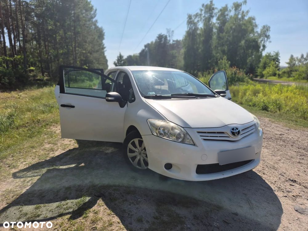 Toyota Auris 1.4 D-4D Luna EU5 - 3