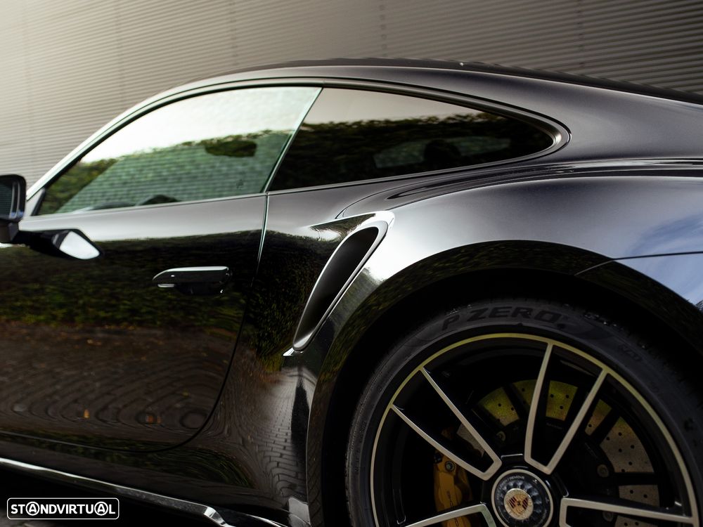 Porsche 911 (992) Turbo S - 17