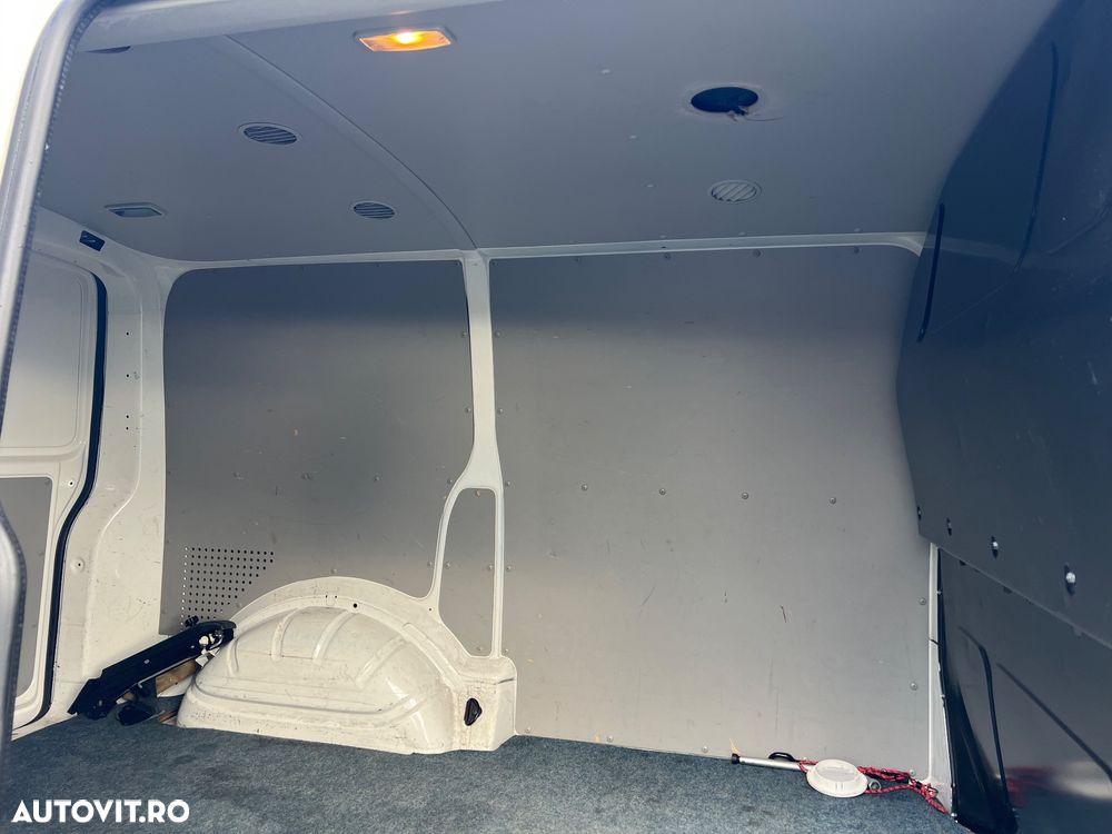 Volkswagen Transporter - 7