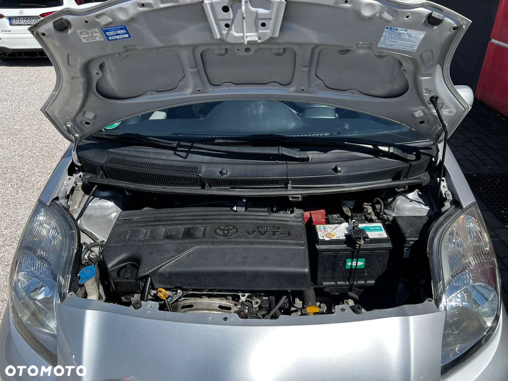 Toyota Yaris 1.33 VVT-i Executive - 23