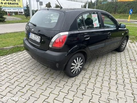 Kia Rio - 2