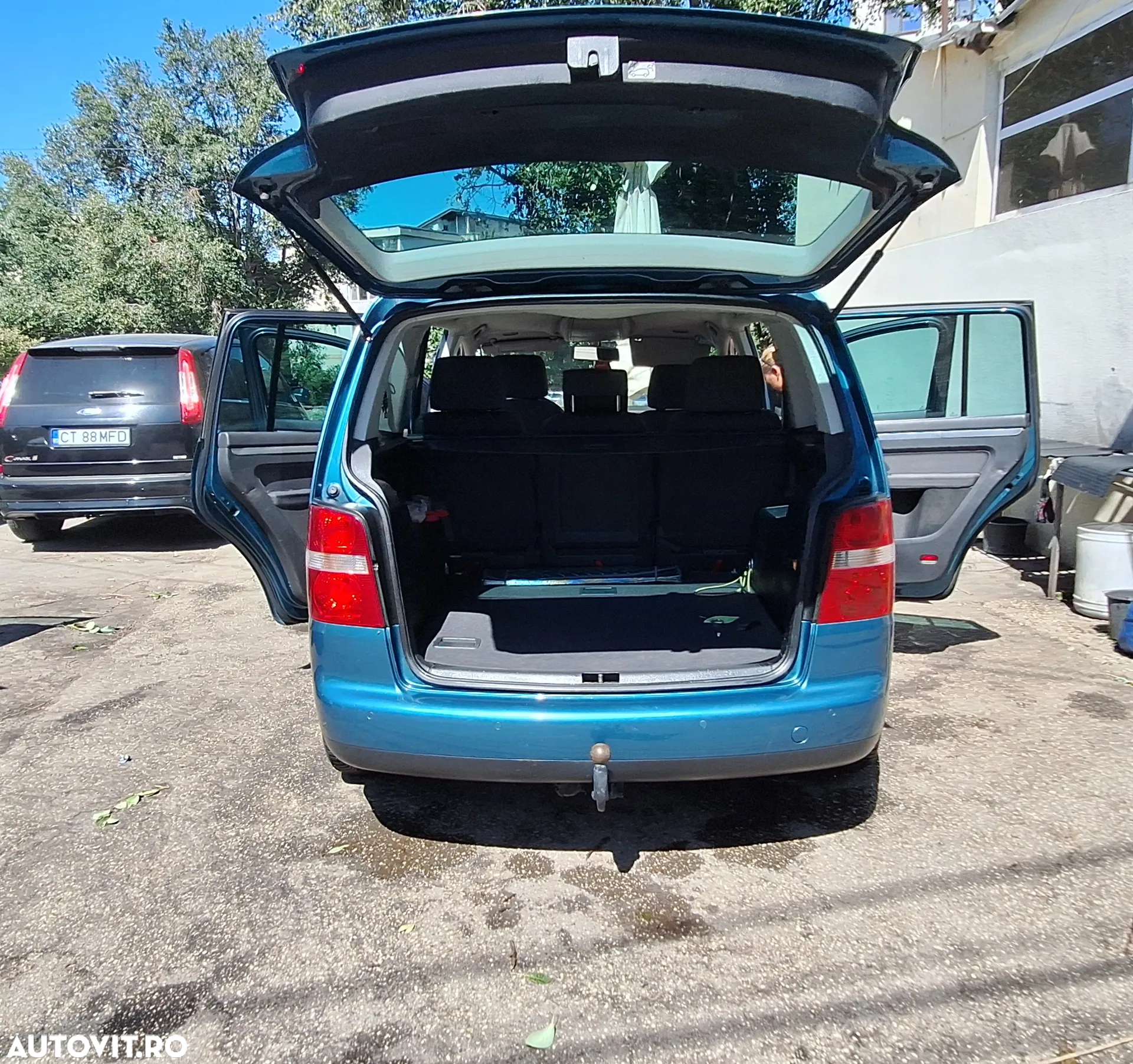 Volkswagen Touran - 6