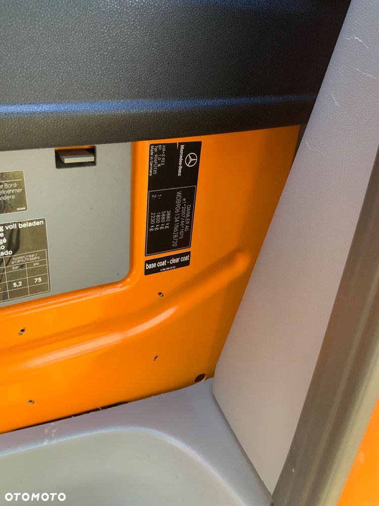 Mercedes-Benz SPRINTER 319 - 12