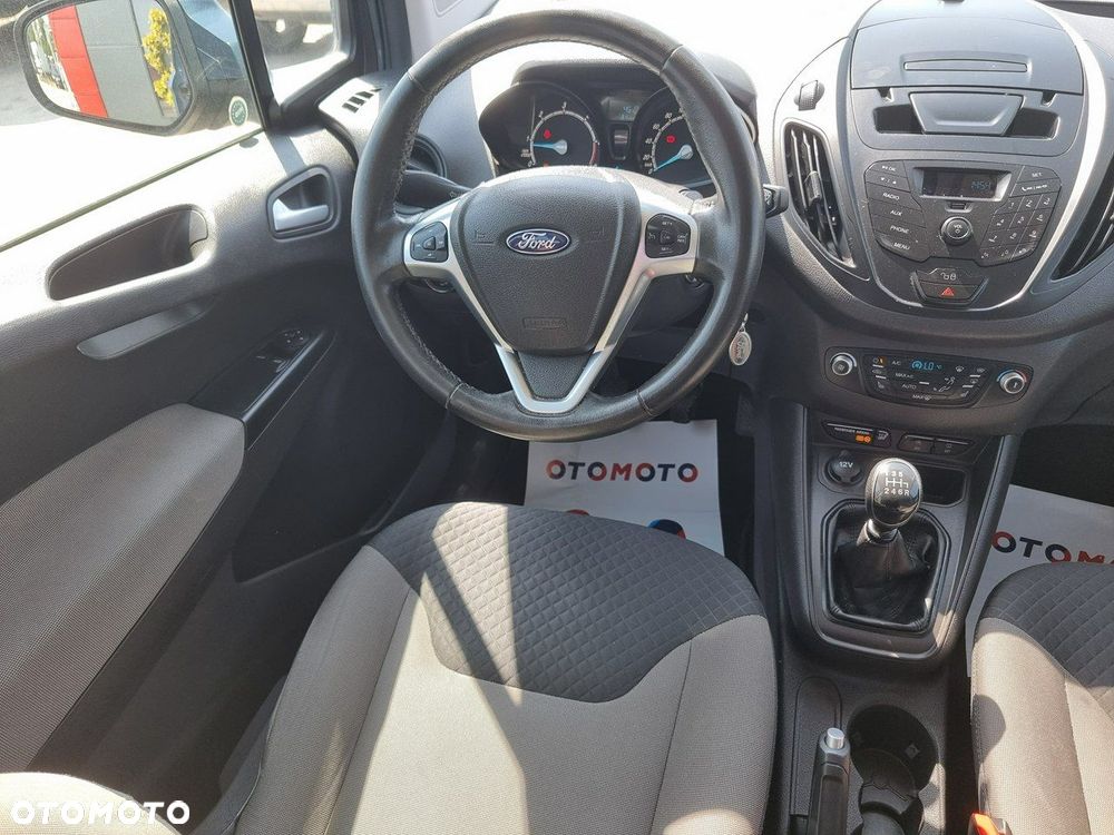 Ford Tourneo Courier - 18
