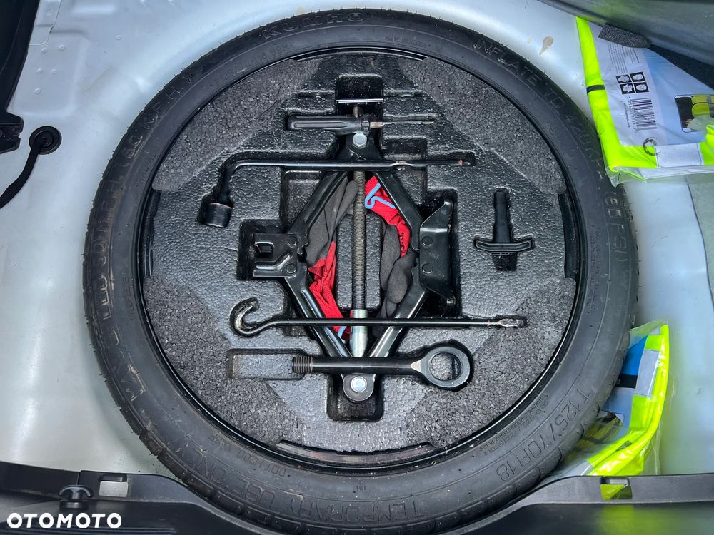 Hyundai Veloster - 27