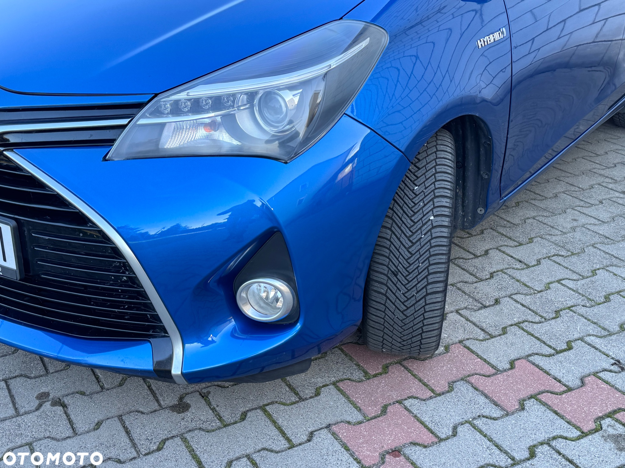 Toyota Yaris Hybrid 100 Premium - 18