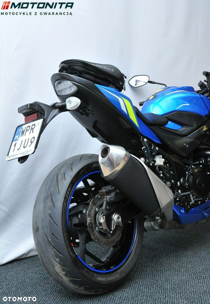 Suzuki GSX - 6