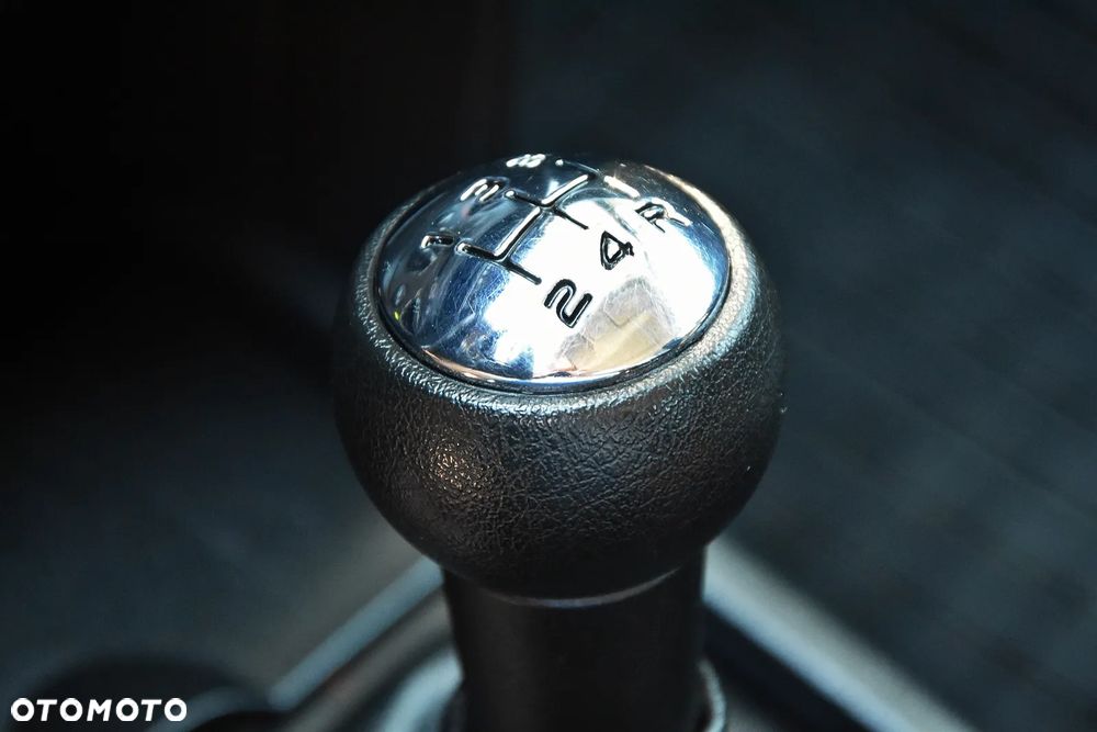Peugeot 207 1.4 Millesim 200 - 19