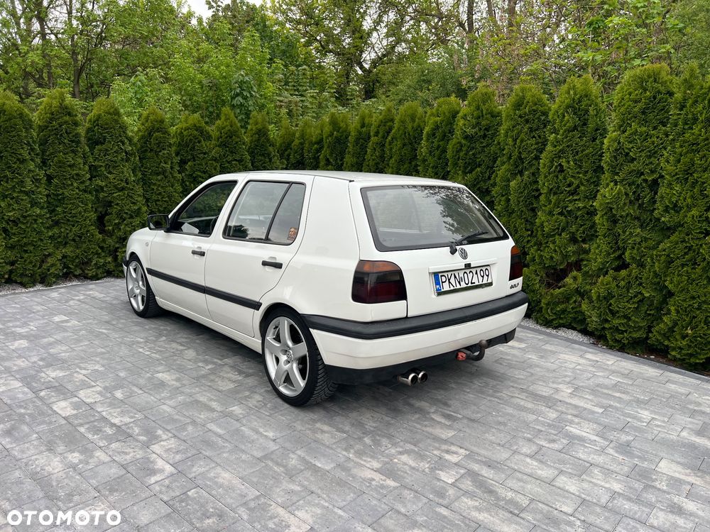 Volkswagen Golf - 3