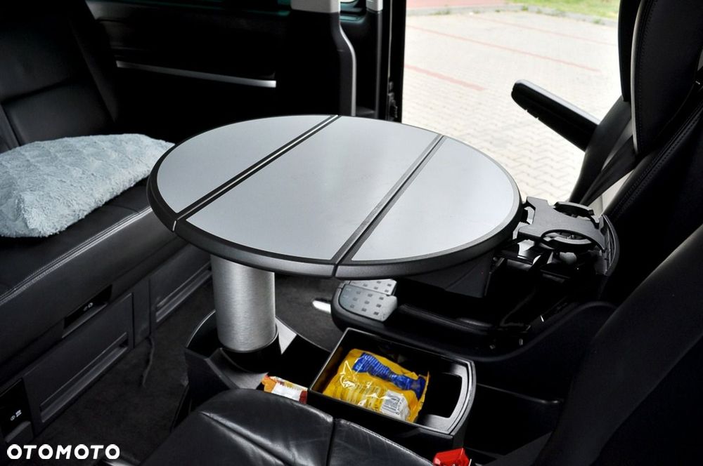 Volkswagen Multivan - 13