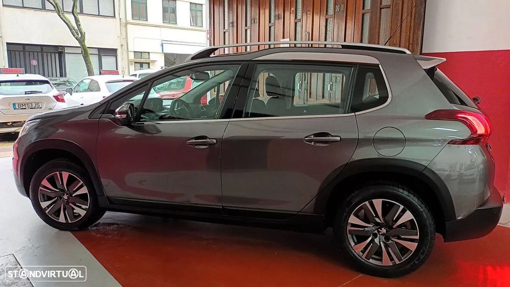 Peugeot 2008 1.2 PureTech Allure - 9