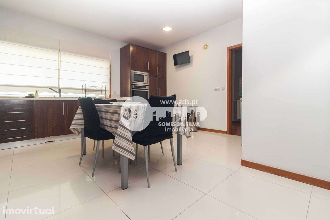 Moradia T4 + 2 em Palmeira para arrendamento - Grande imagem: 3/31