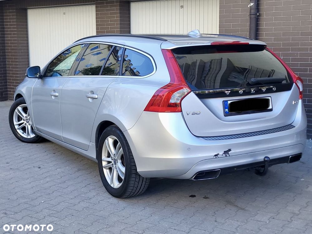 Volvo V60 D4 Geartronic Momentum - 8