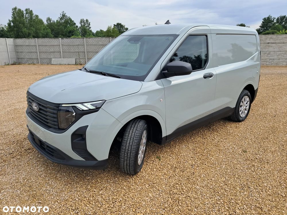 Ford Courier Van - 1