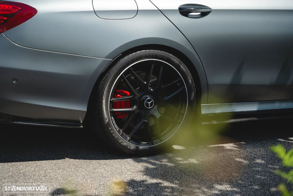 Mercedes-Benz E 63 AMG S 4-Matic+ - 28