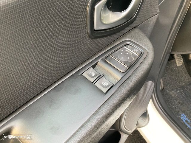 Renault Clio 1.5 dCi Zen - 24