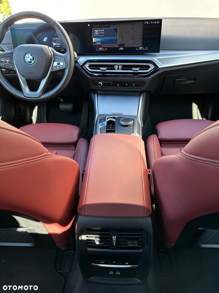 BMW i4 - 12