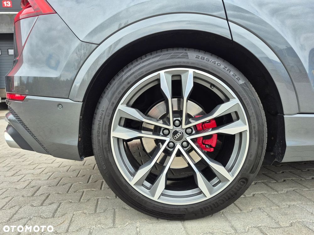 Audi SQ8 - 8