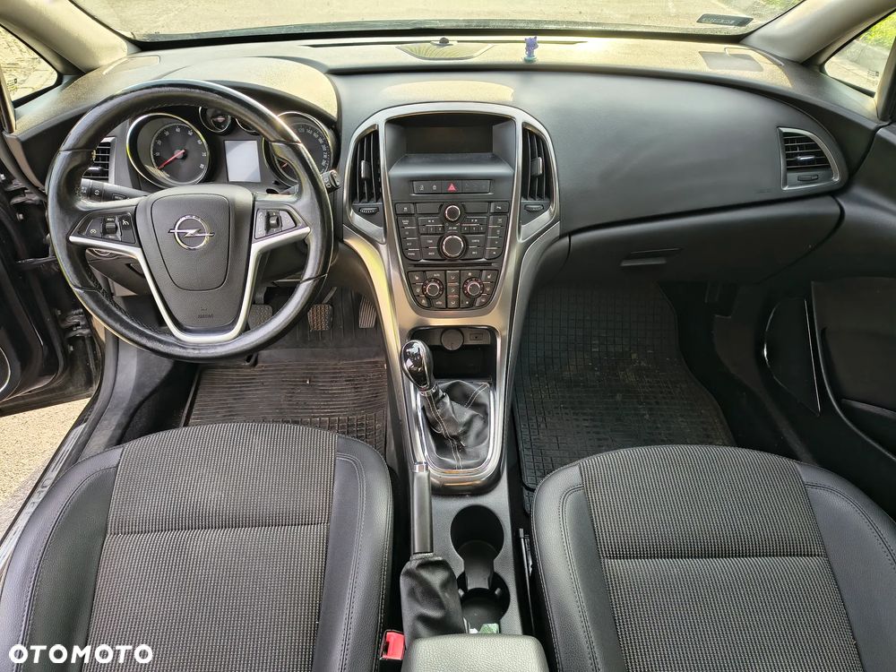 Opel Astra 1.6 T Cosmo - 12