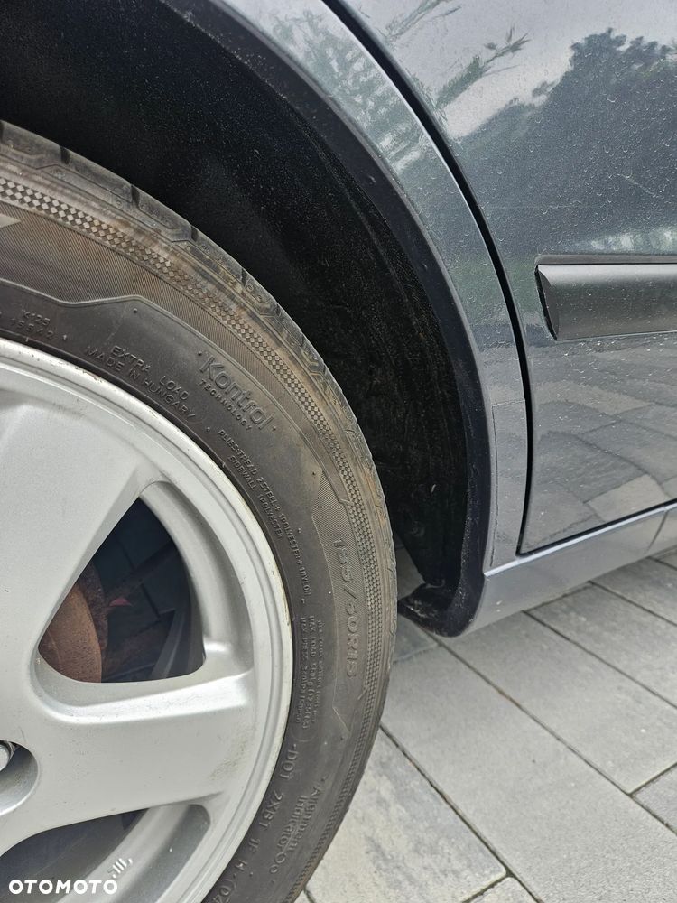 Toyota Carina 1.6 XLi - 6