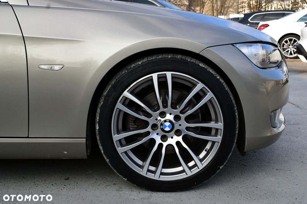 BMW Seria 3 325d - 22