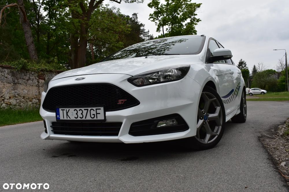 Ford Focus 2.0 EcoBoost ST mit Leder-Sport-Paket - 10