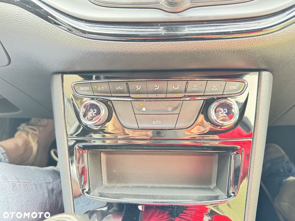 Opel Astra 1.4 T Elite - 10