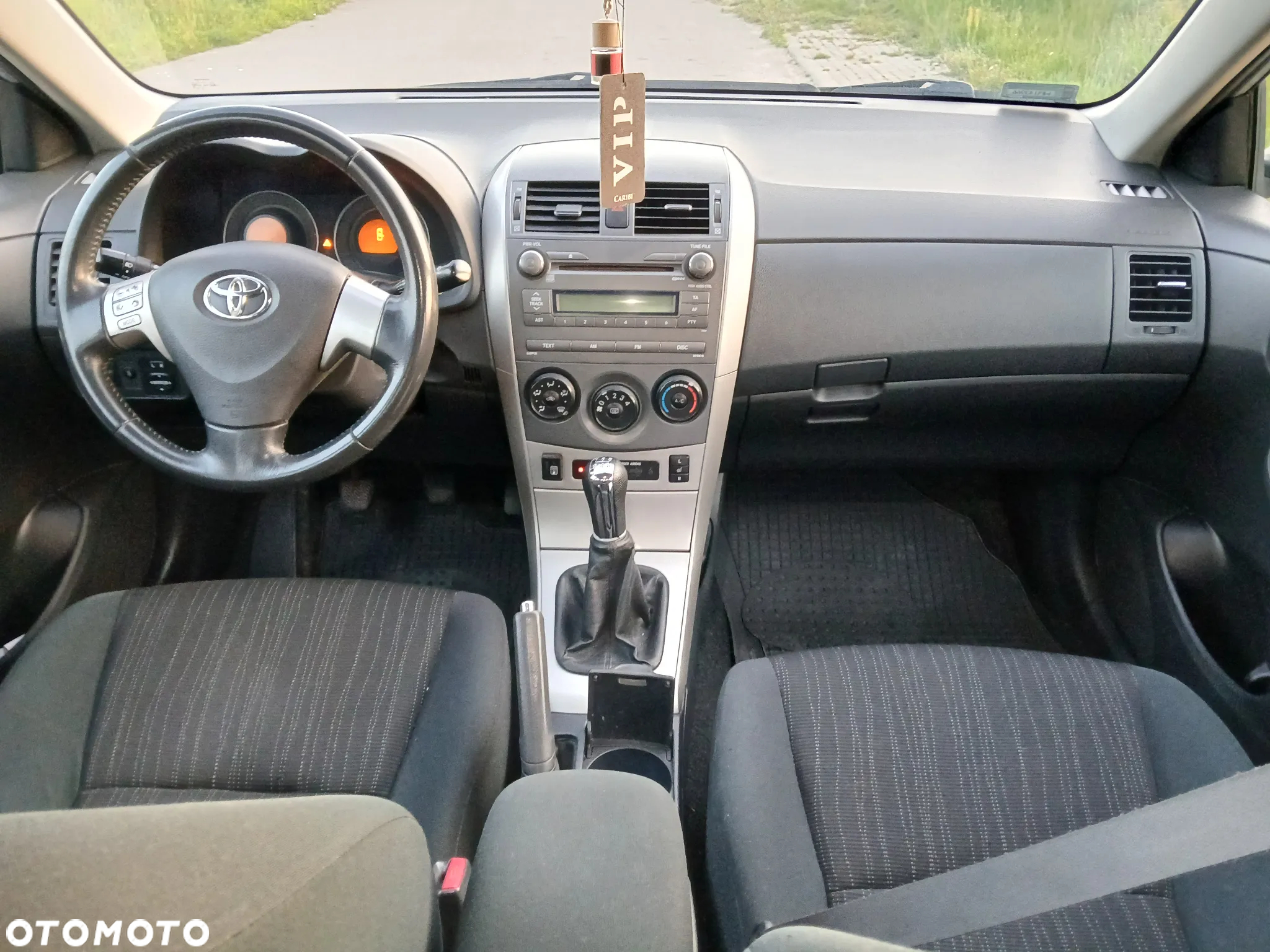 Toyota Corolla - 12