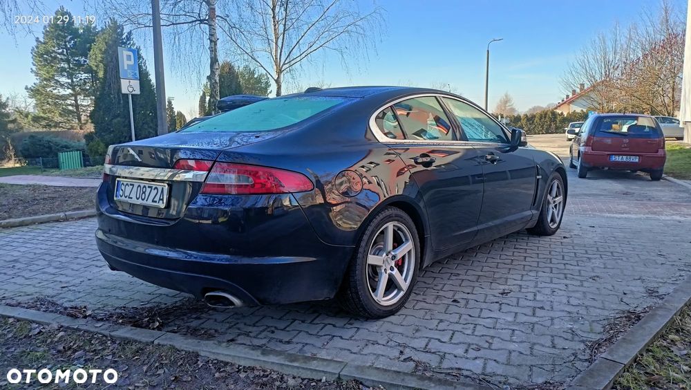 Jaguar XF 2.7 V6 D Luxury - 28