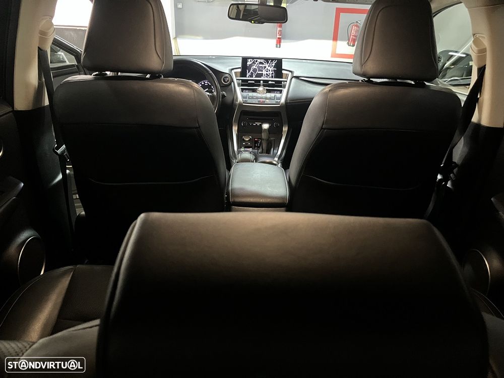 Lexus NX 300h Executive Plus - 17