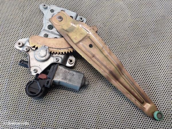 Elevador Tras Esq  Toyota Corolla (_E12_) - 5