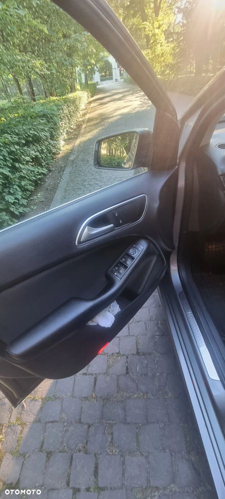 Mercedes-Benz Klasa B 180 (BlueEFFICIENCY) 7G-DCT - 11