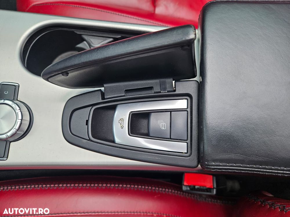 Mercedes-Benz SLK 250 (BlueEFFICIENCY) 7G-TRONIC - 9