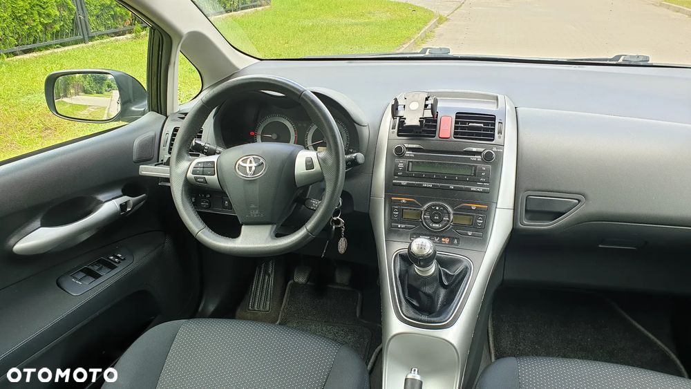 Toyota Auris 1.6 Sol - 10