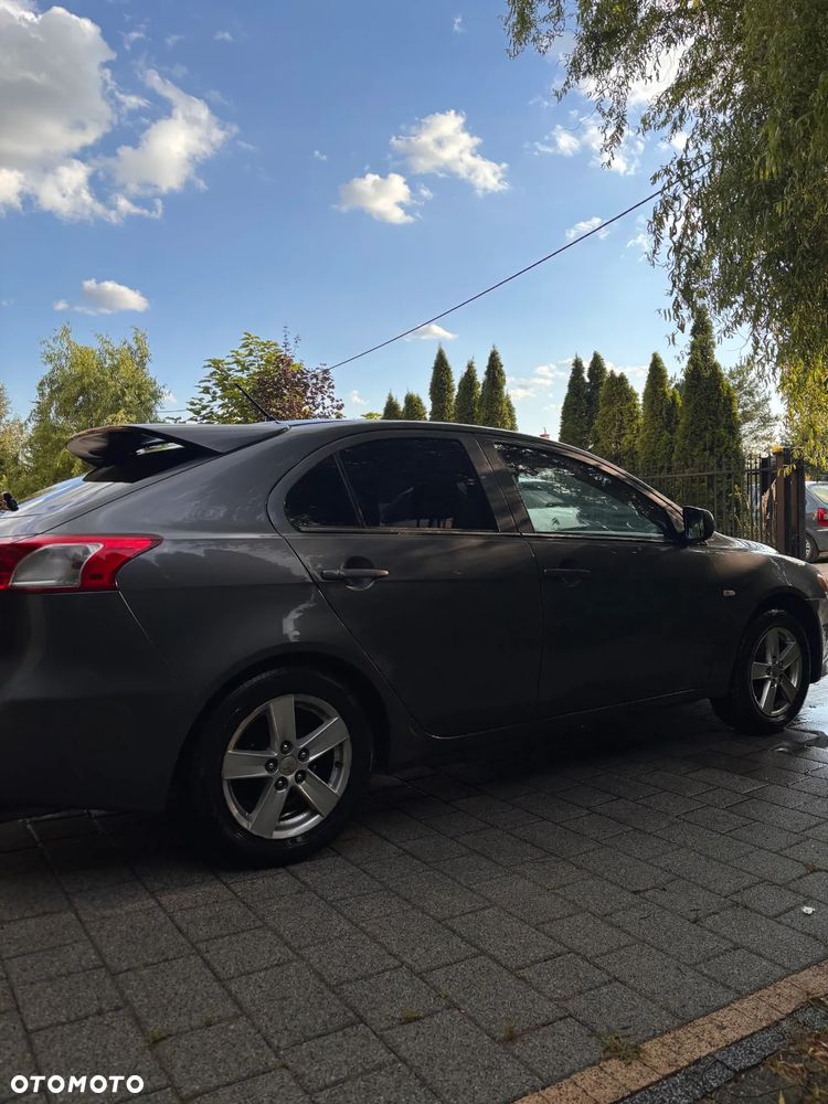 Mitsubishi Lancer 1.8 Invite - 10