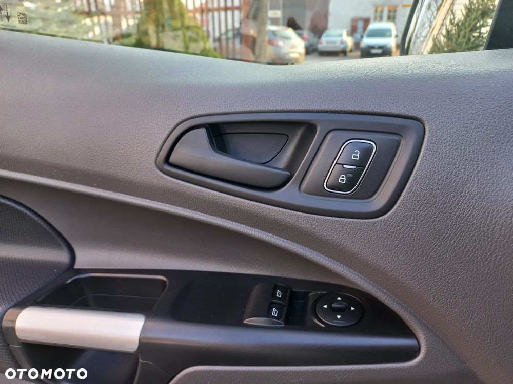 Ford Transit Connect - 13