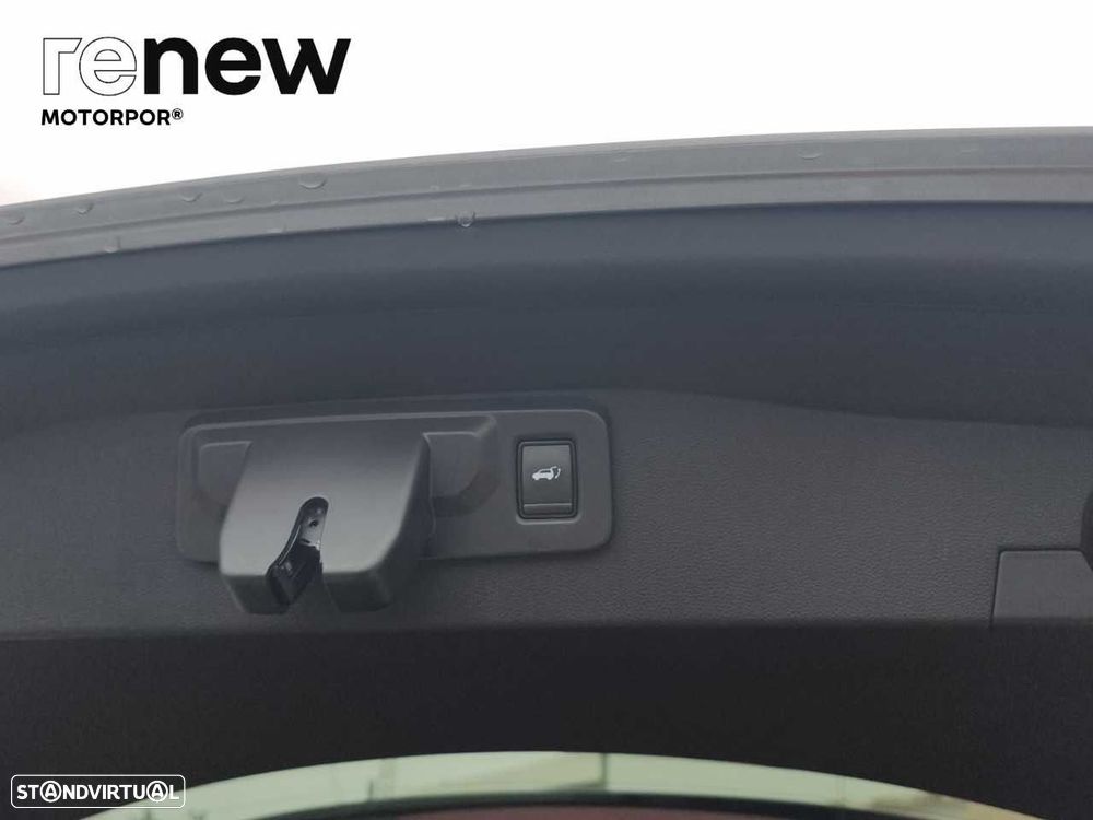 Renault Austral 1.2 E-Tech Iconic Espirit - 29