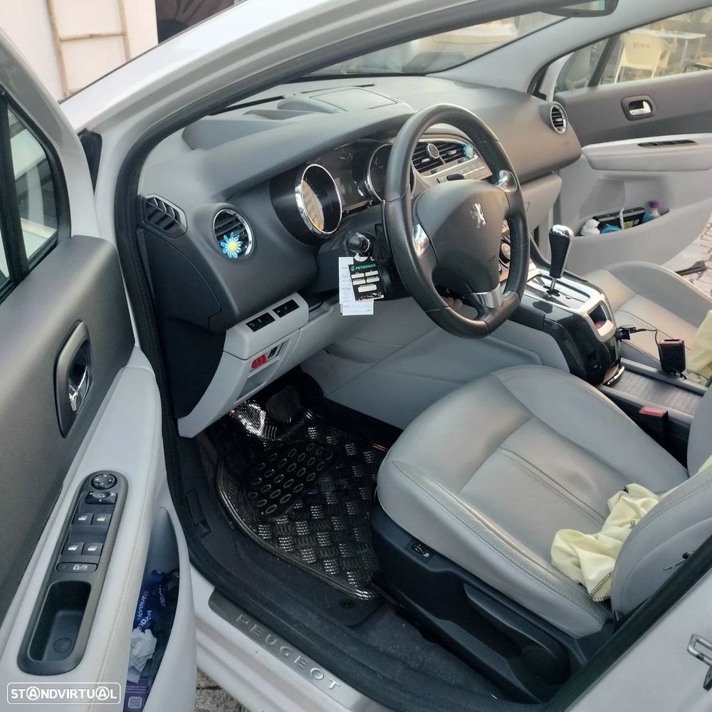 Peugeot 5008 - 8
