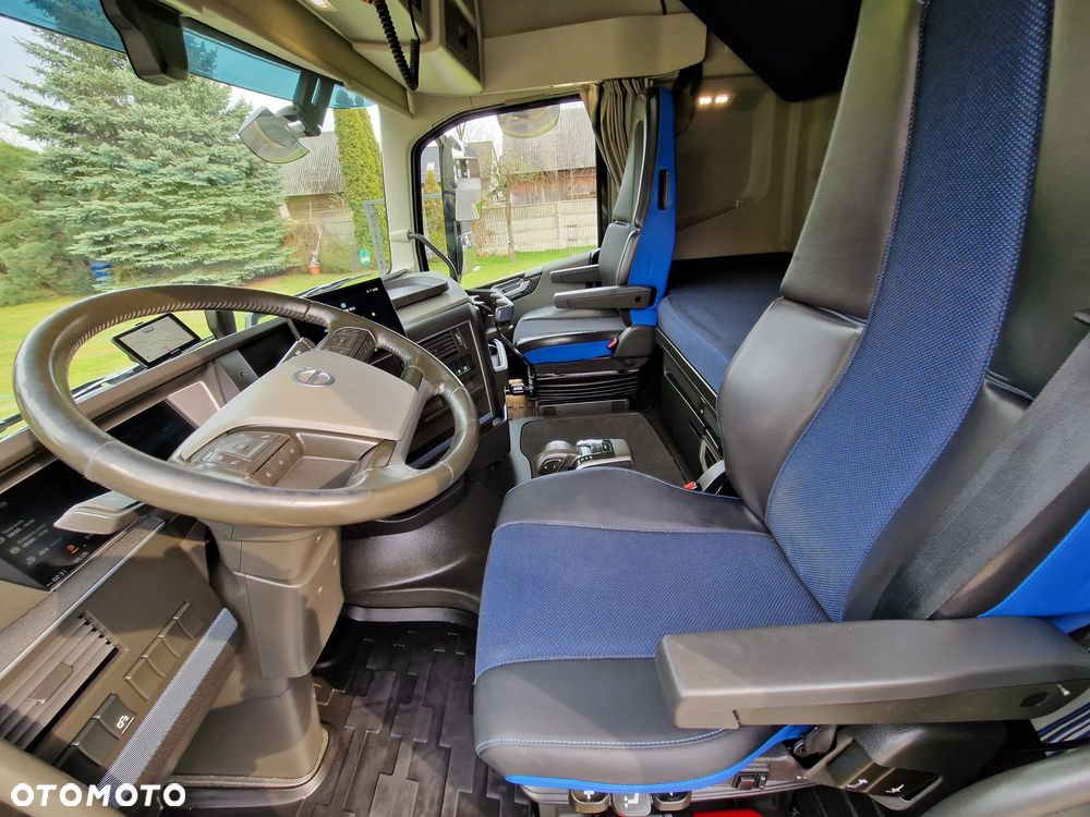Volvo FH5 500 I-SAVE XXL ACC / MEGA / LOW DECK / BOGATA WERSJA / JAK NOWY - 28