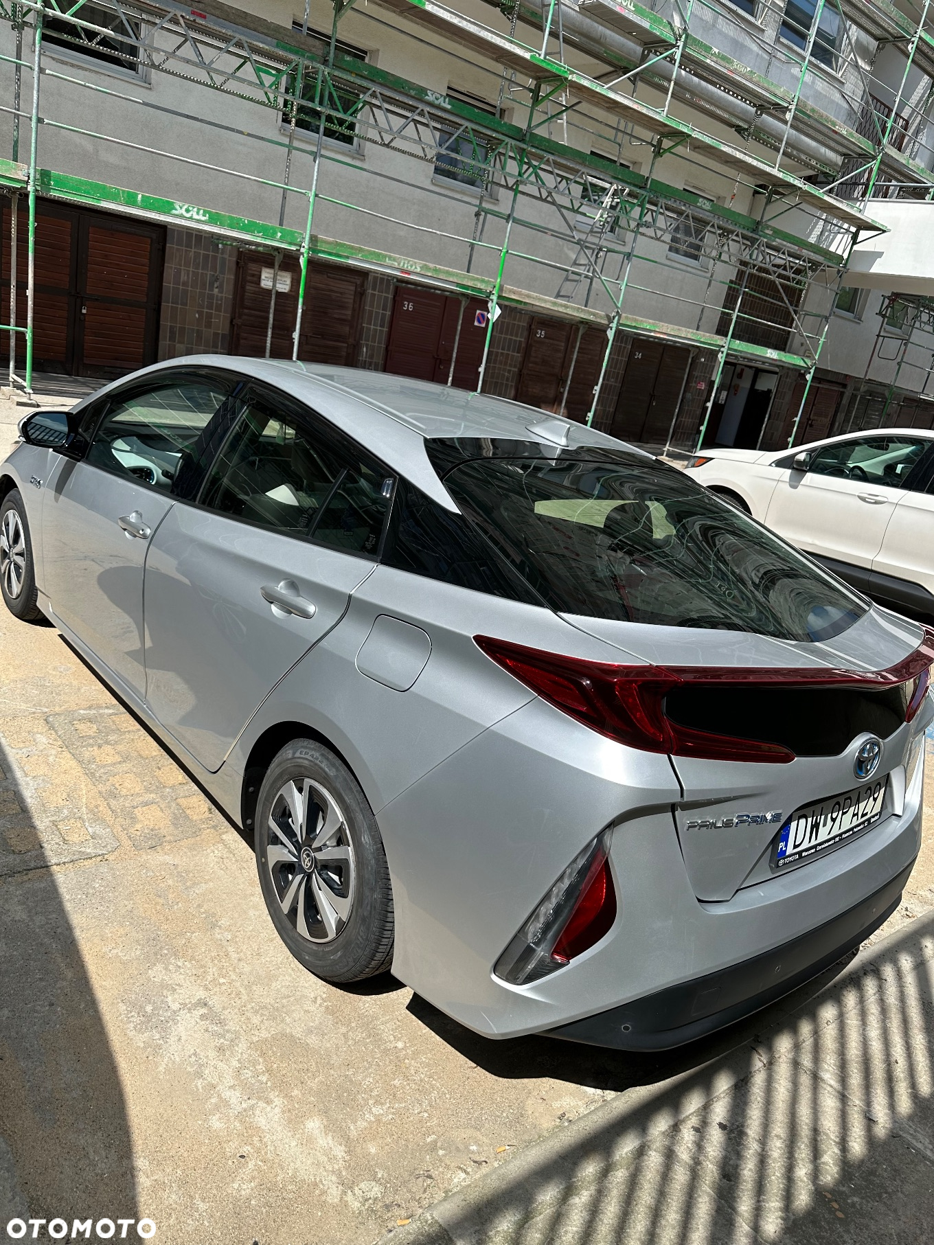 Toyota Prius 1.8 Hybrid Premium - 8