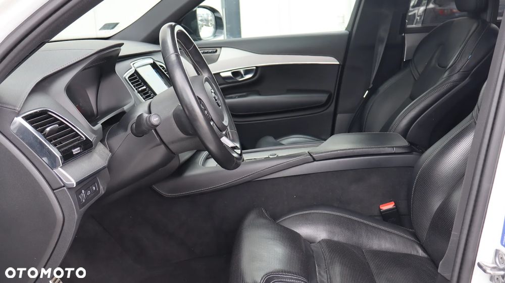 Volvo XC 90 T8 AWD Plug-In Hybrid R-Design 7os - 14