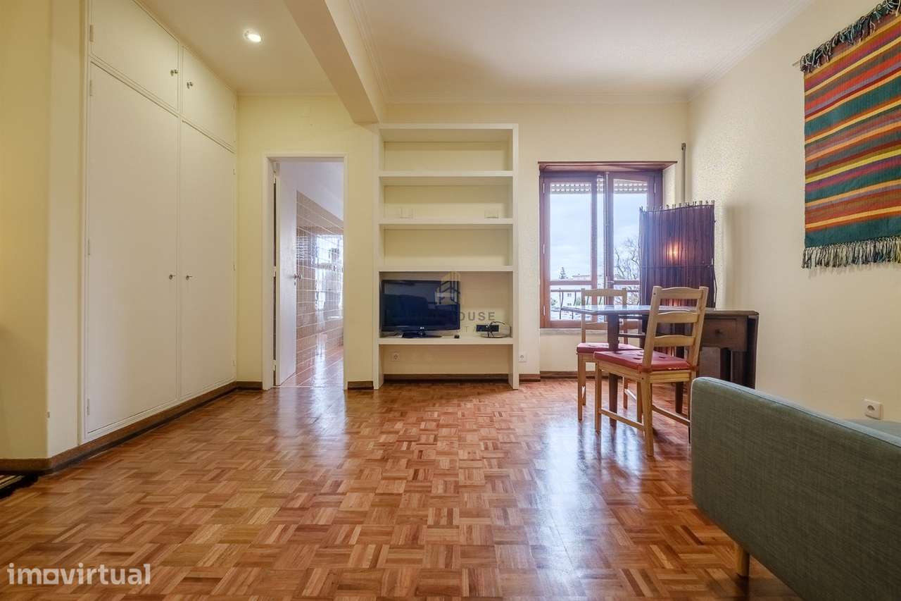 Arrenda-se Apartamento T1 na Rua José Régio em Oeiras - Grande imagem: 2/21