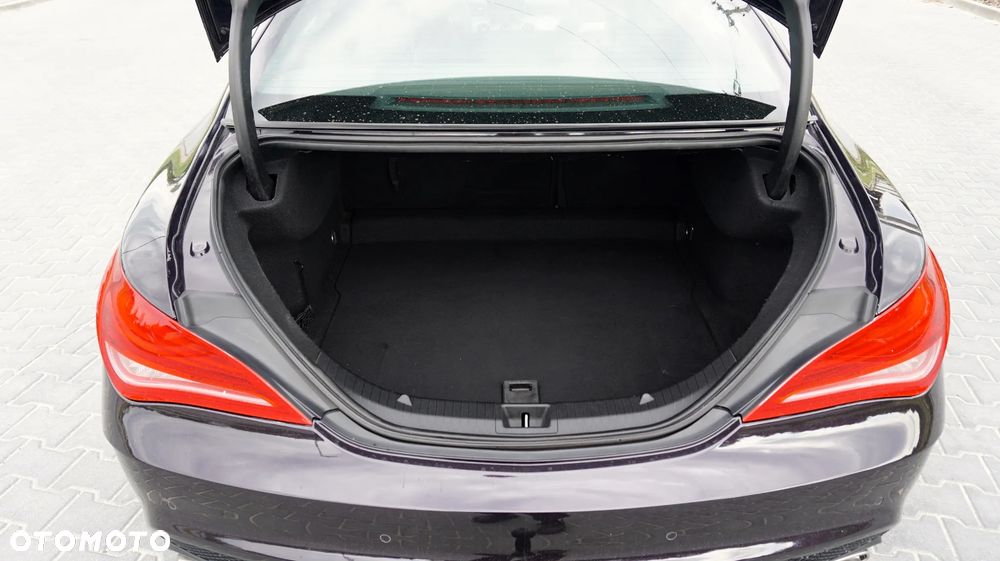 Mercedes-Benz CLA 180 AMG Line - 7