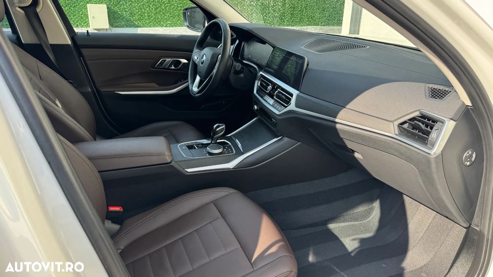 BMW Seria 3 330e Aut. Luxury Line - 14