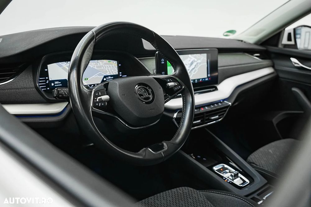 Skoda Octavia Combi 2.0 TDI DSG First Edition - 9