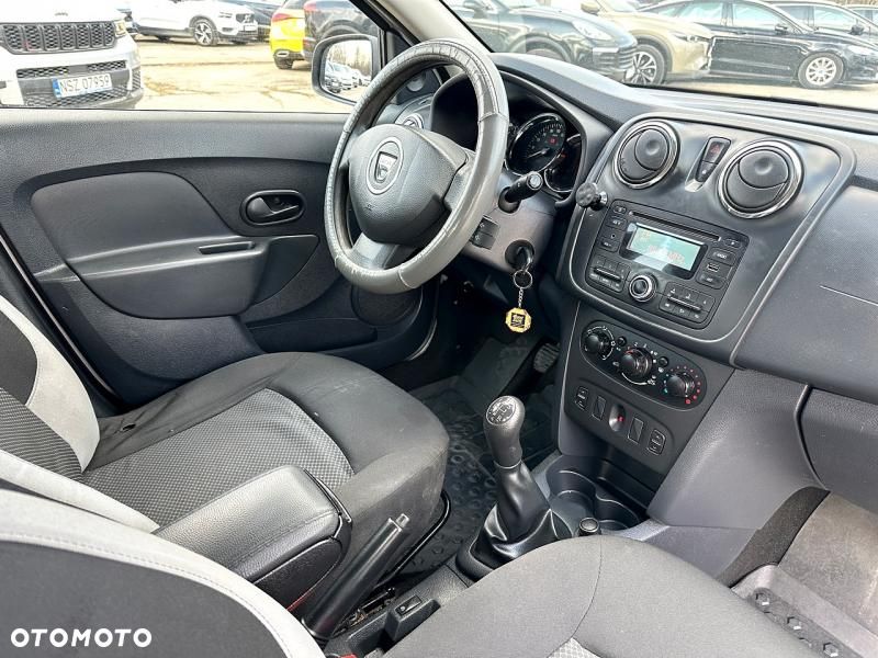 Dacia Sandero - 8